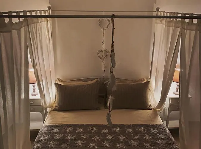 μaria's Flats טולון